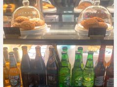 面包甜点陈列柜-HELLO 27 意面·沙拉·帕尼尼