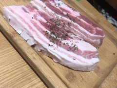 -江南猪肉商会无限续吃(弘大店)