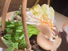 -余欢领鲜火锅(新街口店)
