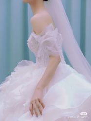 -Lady  Jane高端婚纱礼服馆