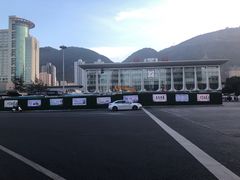 景观位-清真红房子西饼屋(火车站店)