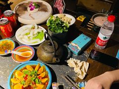 -老牌坊云南鱼豆花火锅(哈西万达店)