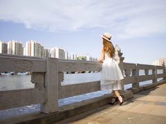 -万绿园