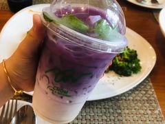 -Chom Cafe and Restaurant