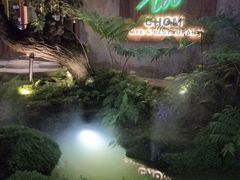 -Chom Cafe and Restaurant