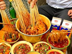 -拈签一笑黄牛肉辣卤串串