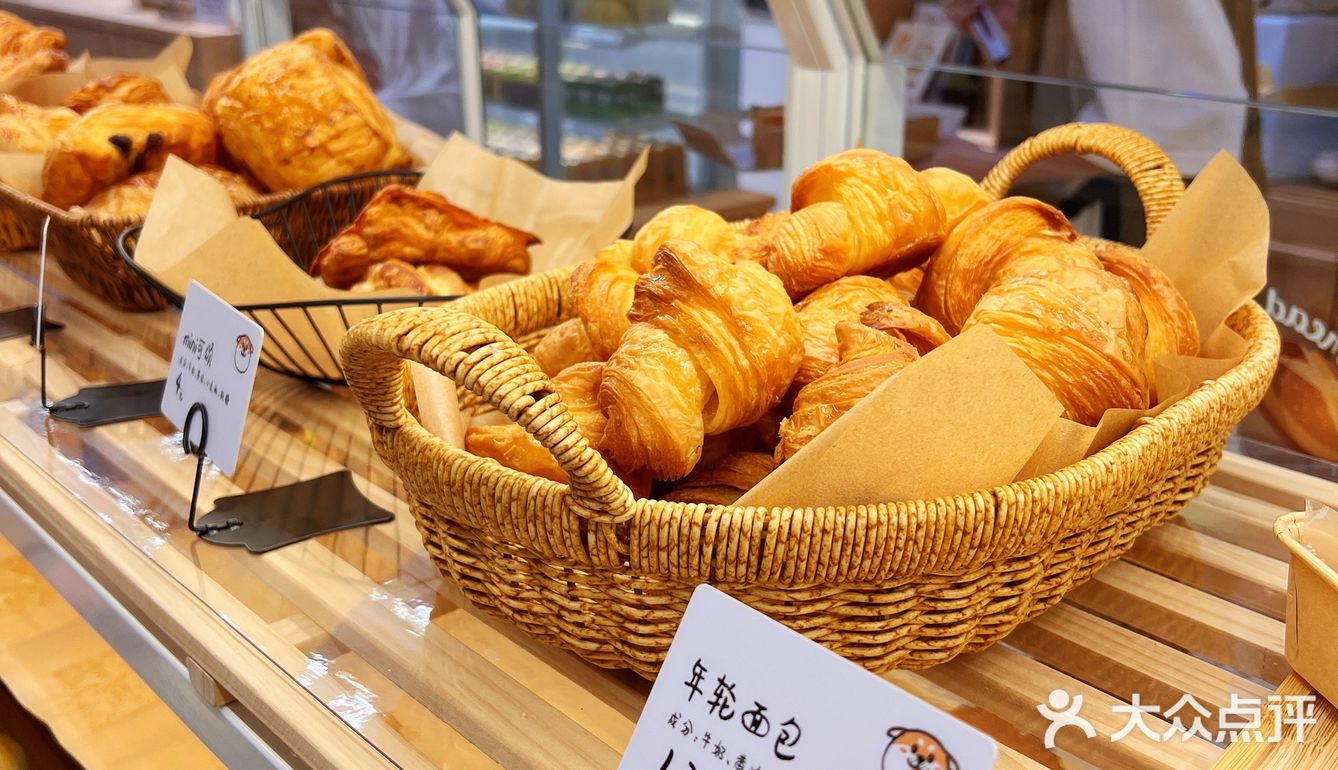 龙湖天街新开了家秋田主题的面包店，可可爱爱