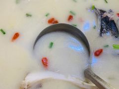 有机鱼头浓汤-浔味·山屿湖·正宗淳牌全鱼宴老字号