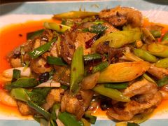 蒜苗回锅肉-易老妈蹄花.特色川菜(人民公园总店)
