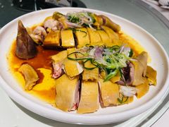 秘制葱油淋鸡-千灯盛汇·头牌粤菜(致越优城店)