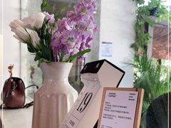 -彳亍咖啡·这里(水湾路店)