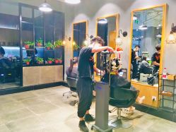 -时尚殿堂明星门店