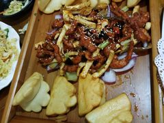 东镇烤三味-老东镇啤酒屋海鲜加工·蒸汽海鲜·海鲜烧烤(台东店)