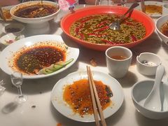 -初蓉丨遇见新川菜(亲贤街荣耀店)