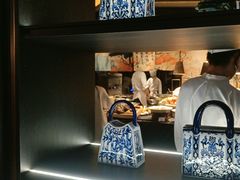 -雍容荟帝王蟹活龙虾展台自助(IFS黑金店)