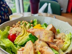 鸡肉牛油果芒果色拉-Wagas沃歌斯(北京君太百货店)