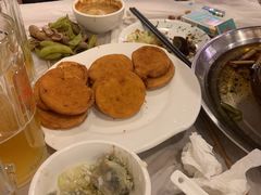 炸窝头片配臭豆腐-胡同儿老北京涮肉