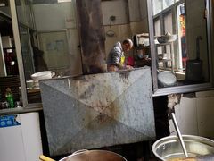 -茅屋大酒店
