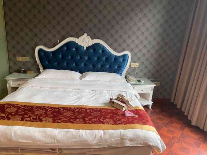 格盟酒店(重庆黔江武陵水岸交通西路店)-"交通比较方便,停车场小了一