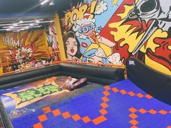 -爱蹦iBOON蹦床运动馆(江汉店)