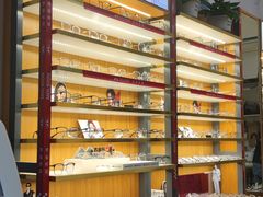 -优医视平价眼镜蔡司依视路折扣工厂店(十里堡店)
