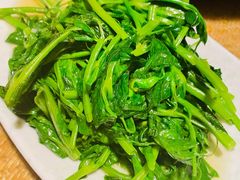 清炒豌豆尖-渝信川菜(西单店)