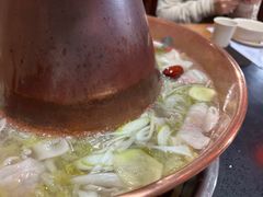 -果松木炭酸菜铜火锅·外婆参鸡汤