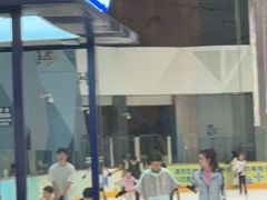 -冰纷万象滑冰场(南山万象天地店)