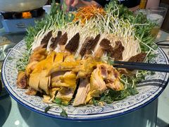-帅巴人舅母子腊蹄民俗村