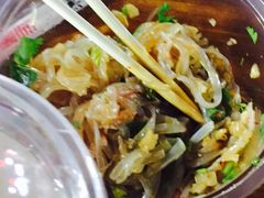 剥凉粉-星隆国际·芜湖小吃街