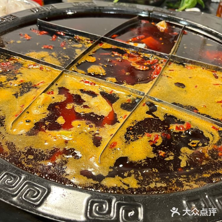 邓莽子老火锅 在dp上看说是本地人会去的火锅店