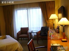 房间一角-南京金陵饭店