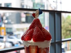 草莓杯-Cafe de Paris(林荫路店)