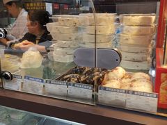 面包甜点陈列柜-五芳齋(云南南路店)