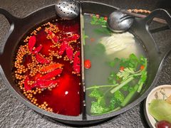 -三出山火锅(南京万象天地店)