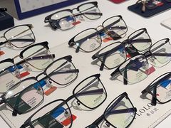 -J-Optical佳视明眼镜·蔡司视觉(青岛金茂览秀城店)