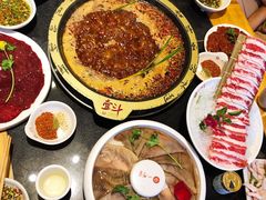 -一斗火锅·招财羊毛肚(北温泉九号店)