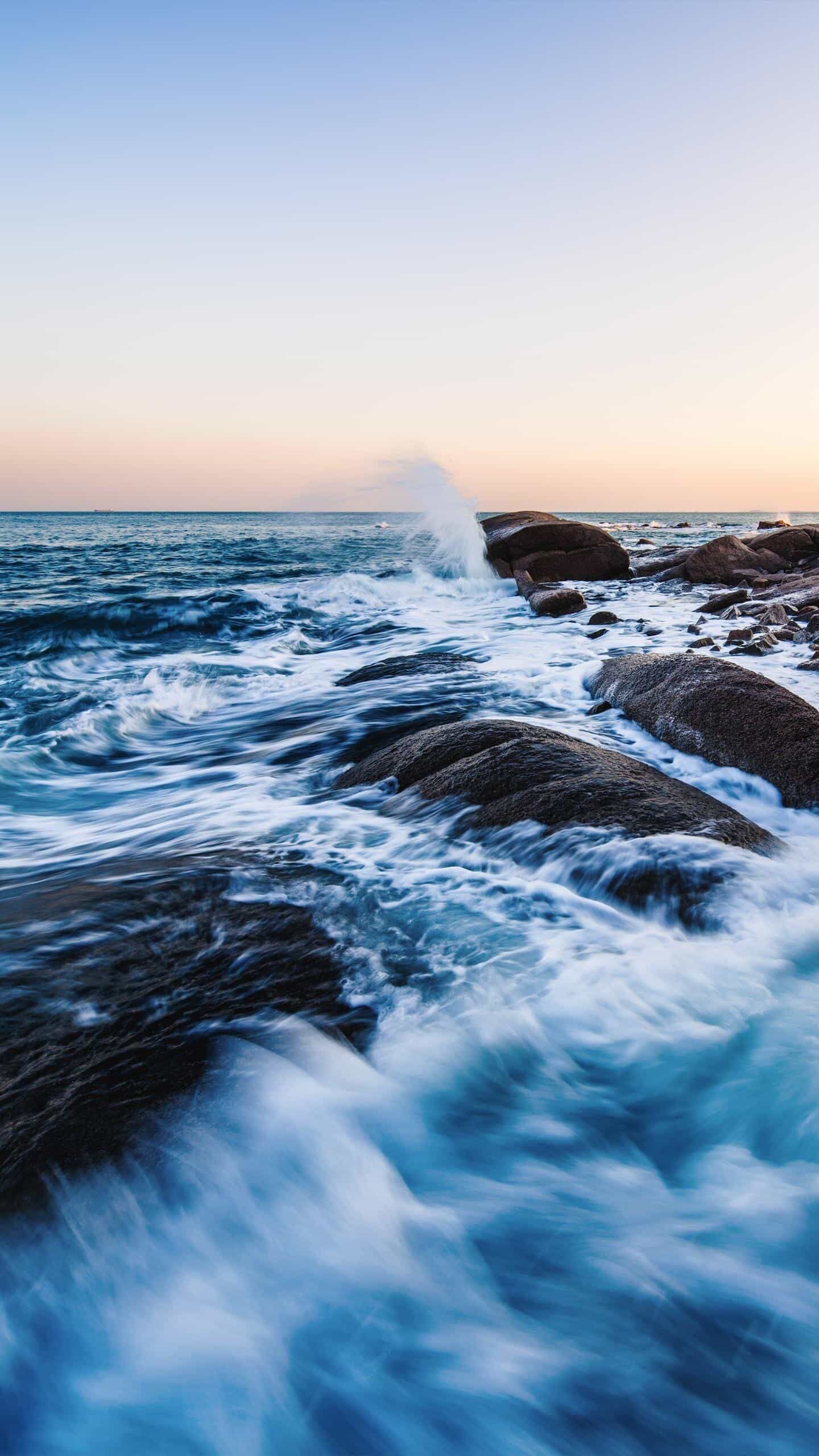 海岸线的壮阔画卷