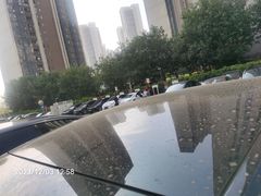 -TESLA 特斯拉(深圳观澜特斯拉直营钣喷中心)