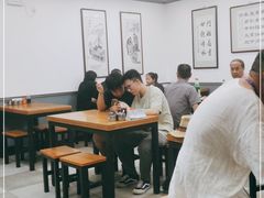 大堂-门框胡同百年卤煮(新街口店)