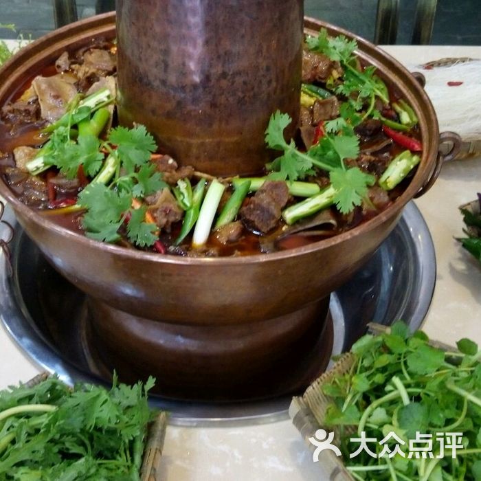 铜锅野菜生态食材汤锅香香牛肉图片-北京火锅-大众点评网