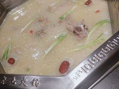 -佬土鹅肠火锅(扬中步行街店)