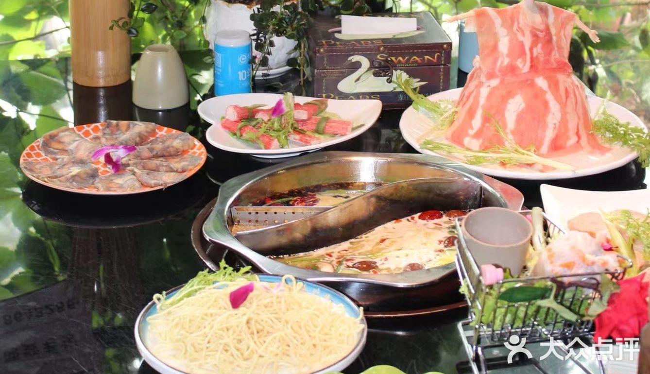 川妹网红花园火锅 这个富有艺术气息的店 我一定会再来的！！