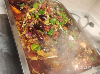 麻辣鲜香：麻辣味十足，但不会过于油腻，汤汁浓郁