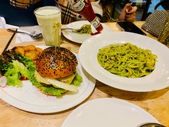 青酱蘑菇鸡肉意面-UPPER KITCHEN(延安路店)