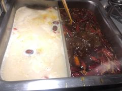 -尚尚仙·酸汤猪手·猪肚鸡火锅(华联万柳购物中心店)