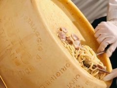 意大利传统芝士车轮拌面-新贝乐意大利餐厅(苏州中心店)