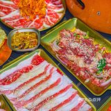 把隔壁买来做等位区的烤肉店🤦🏻‍♀️豪横‼️