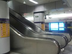 -上海体育馆(地铁站)