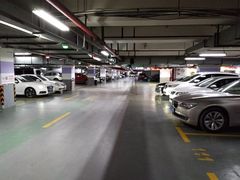 -百联又一城停车场